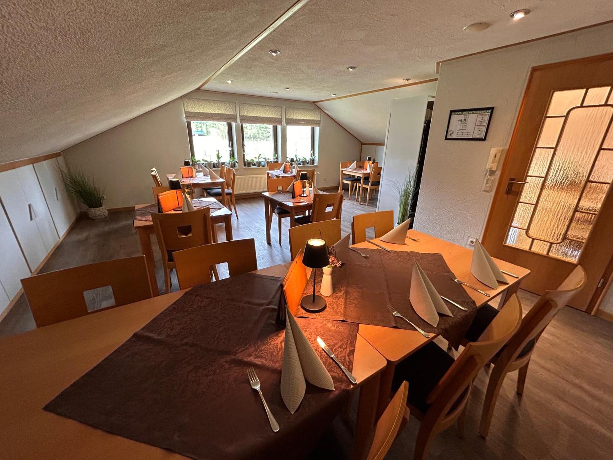 Restaurant - Pension Im Pfenn Irrhausen Exteriér fotografie