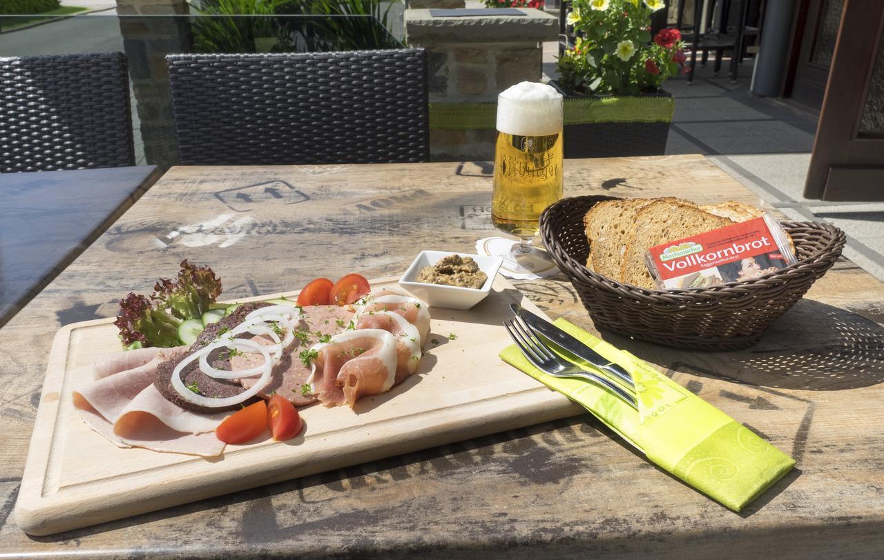 Restaurant - Pension Im Pfenn Irrhausen Exteriér fotografie