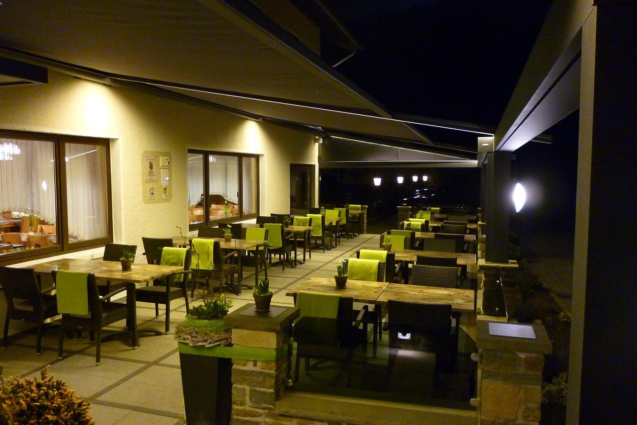 Restaurant - Pension Im Pfenn Irrhausen Exteriér fotografie